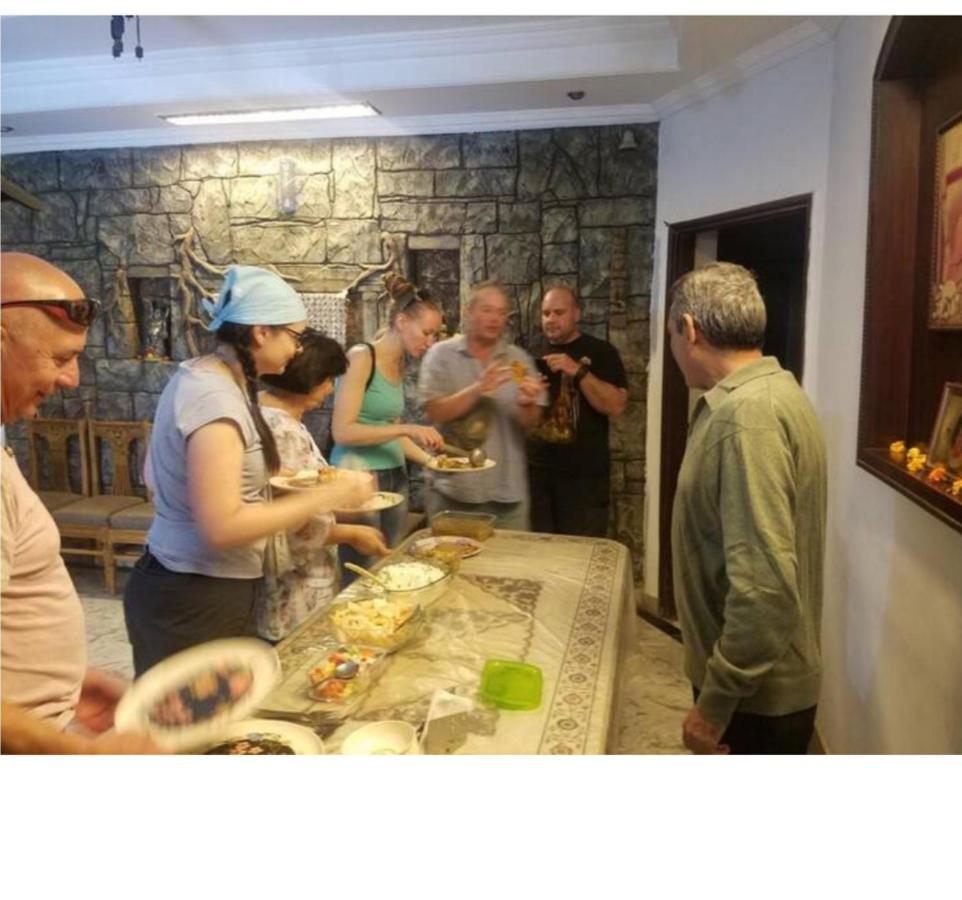 Sai Home Stay Bed & Breakfast- Near Tajmahal อัครา ภายนอก รูปภาพ
