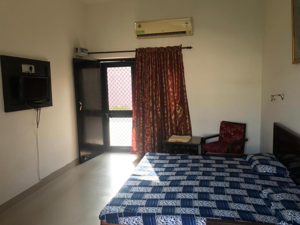 Sai Home Stay Bed & Breakfast- Near Tajmahal อัครา ภายนอก รูปภาพ
