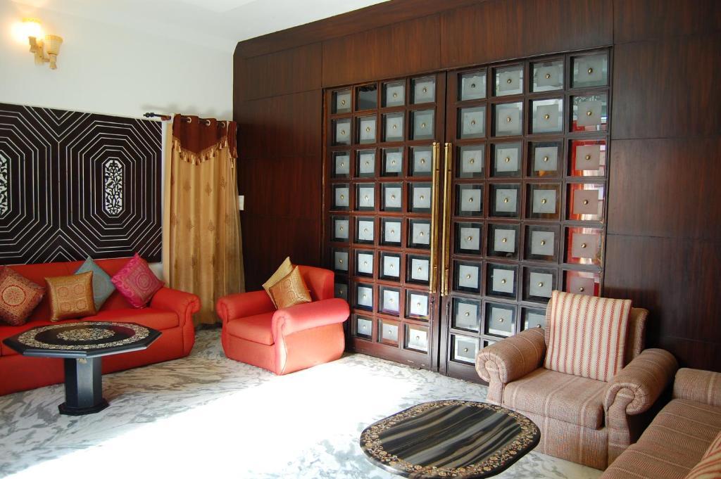 Sai Home Stay Bed & Breakfast- Near Tajmahal อัครา ภายนอก รูปภาพ