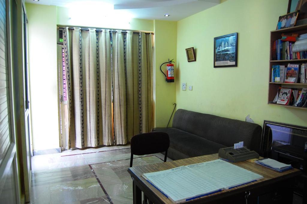 Sai Home Stay Bed & Breakfast- Near Tajmahal อัครา ภายนอก รูปภาพ