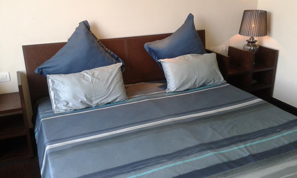 Sai Home Stay Bed & Breakfast- Near Tajmahal อัครา ภายนอก รูปภาพ